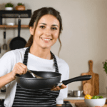 ¿Qué significa y cuál es el origen de ‘tener la sartén por el mango’?